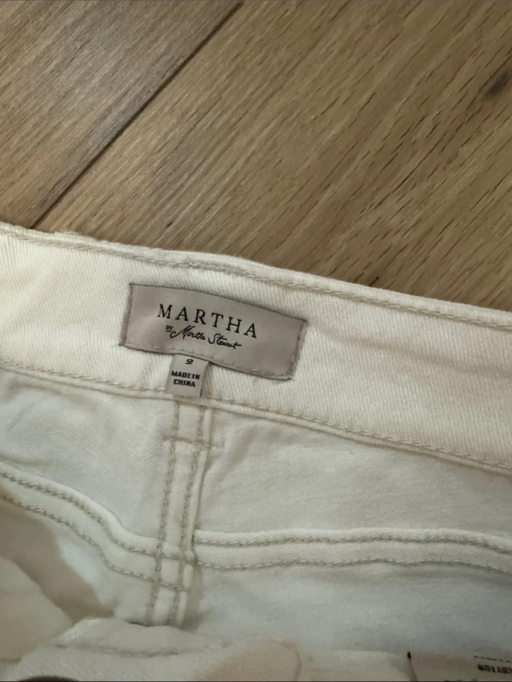 Martha Stewart NWT 2 Slim skinny Straight leg vanilla bean Jeans (READ PLEASE)